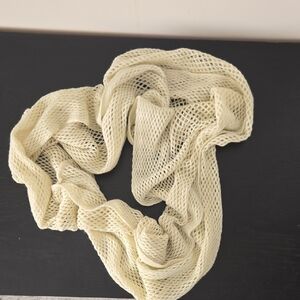 Steve Madden Cream & Gold Infinity Scarf